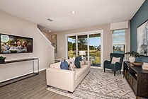 Avenues-Walk-Model-8592-web