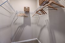 Avenues-Walk-Model-8673-web