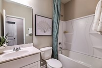 Avenues-Walk-Model-8688-web