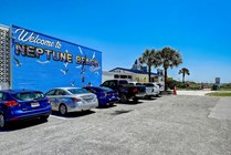 Minutes to Neptune Beach